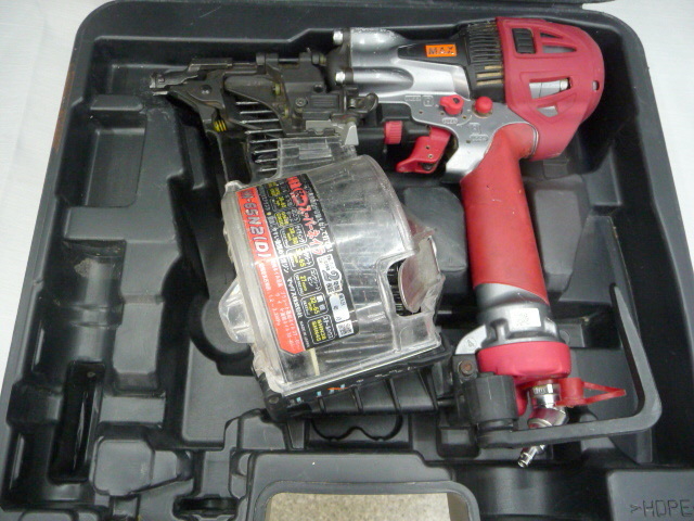 ☆MAX/マックス 多用途 65㎜ スーパーネイラ HN-65N2(D) 高圧 釘打ち機 エア釘打ち機 中古 動作品 (A041201)