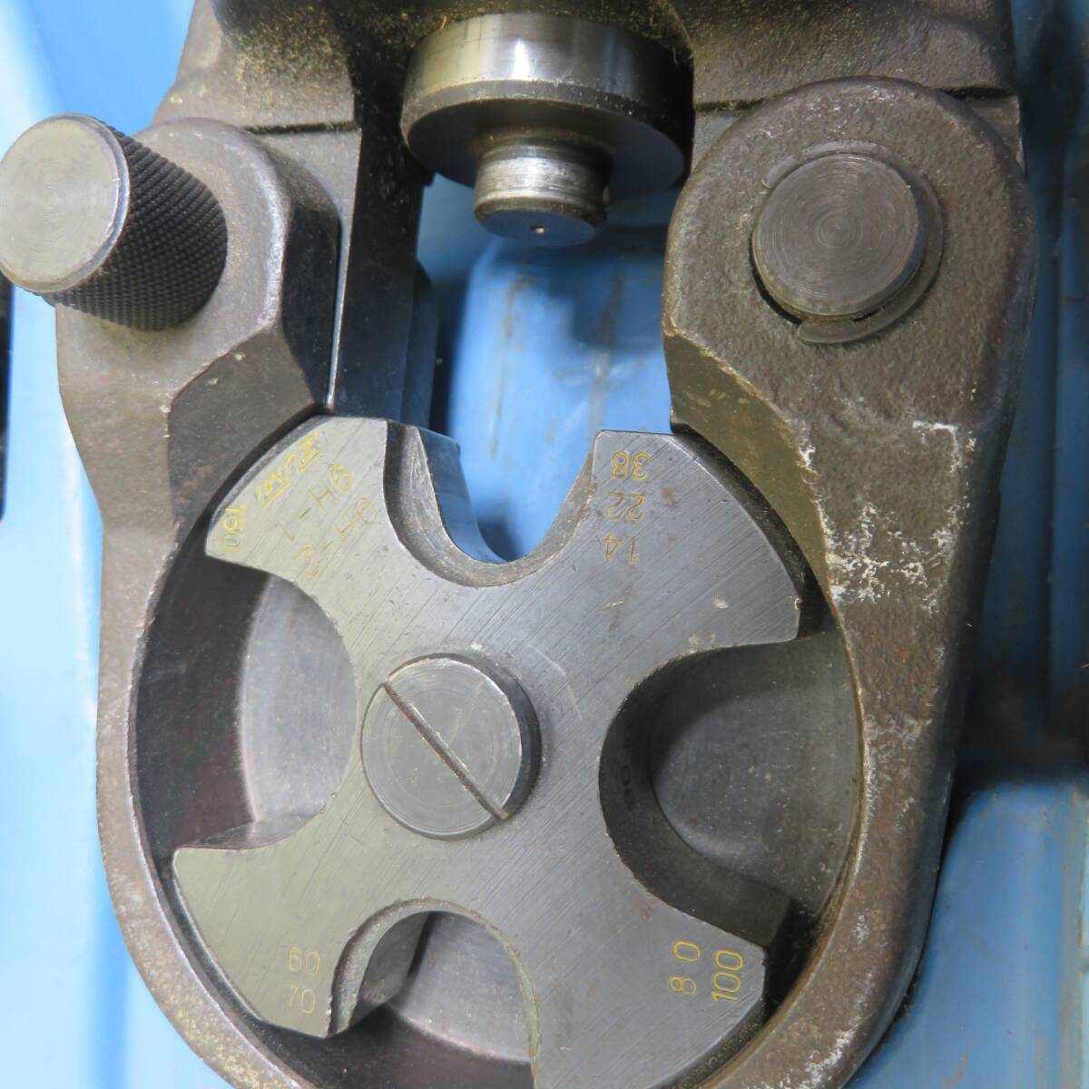 【中古Bランク】泉精器(IZUMI) 手動油圧式圧着工具 9H-2の画像3