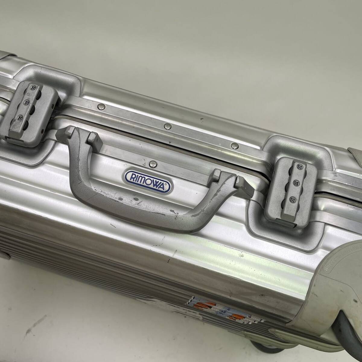 RIMOWA リモワ 32L ロック難 アルミ トパーズ スーツケース キャリーケース 929.52 ２輪 D21-25の画像4