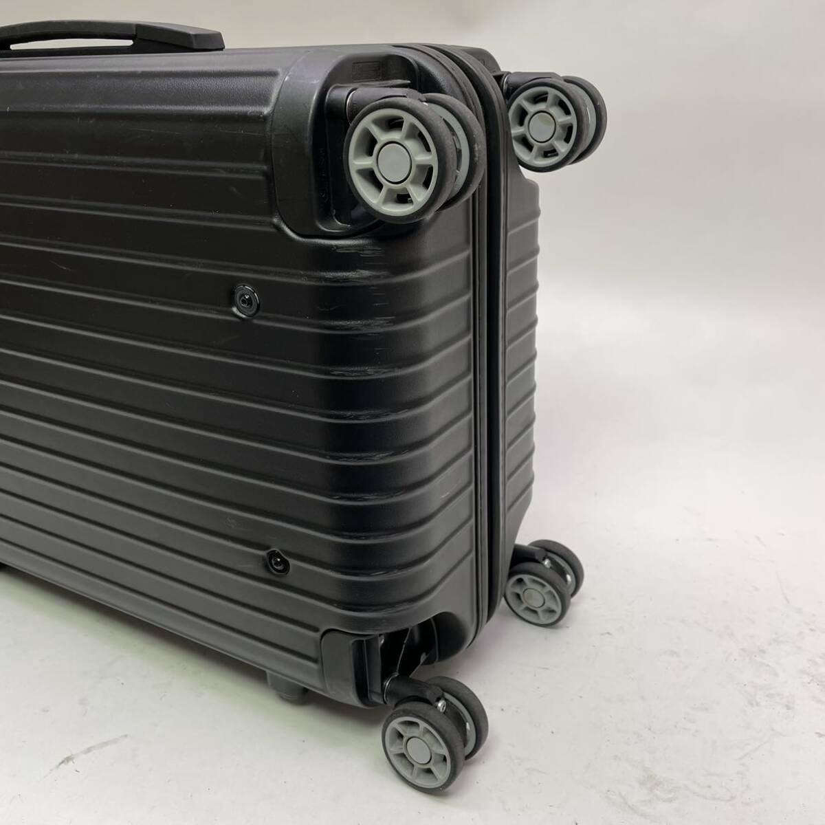 RIMOWA リモワ 834.52 35L マルチホイール スーツケース キャリーケース 4輪 D27-1の画像5