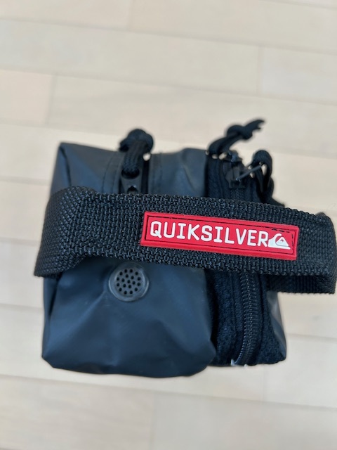 未使用/QUIKSILVER/クイックシルバー/ポーチの画像2