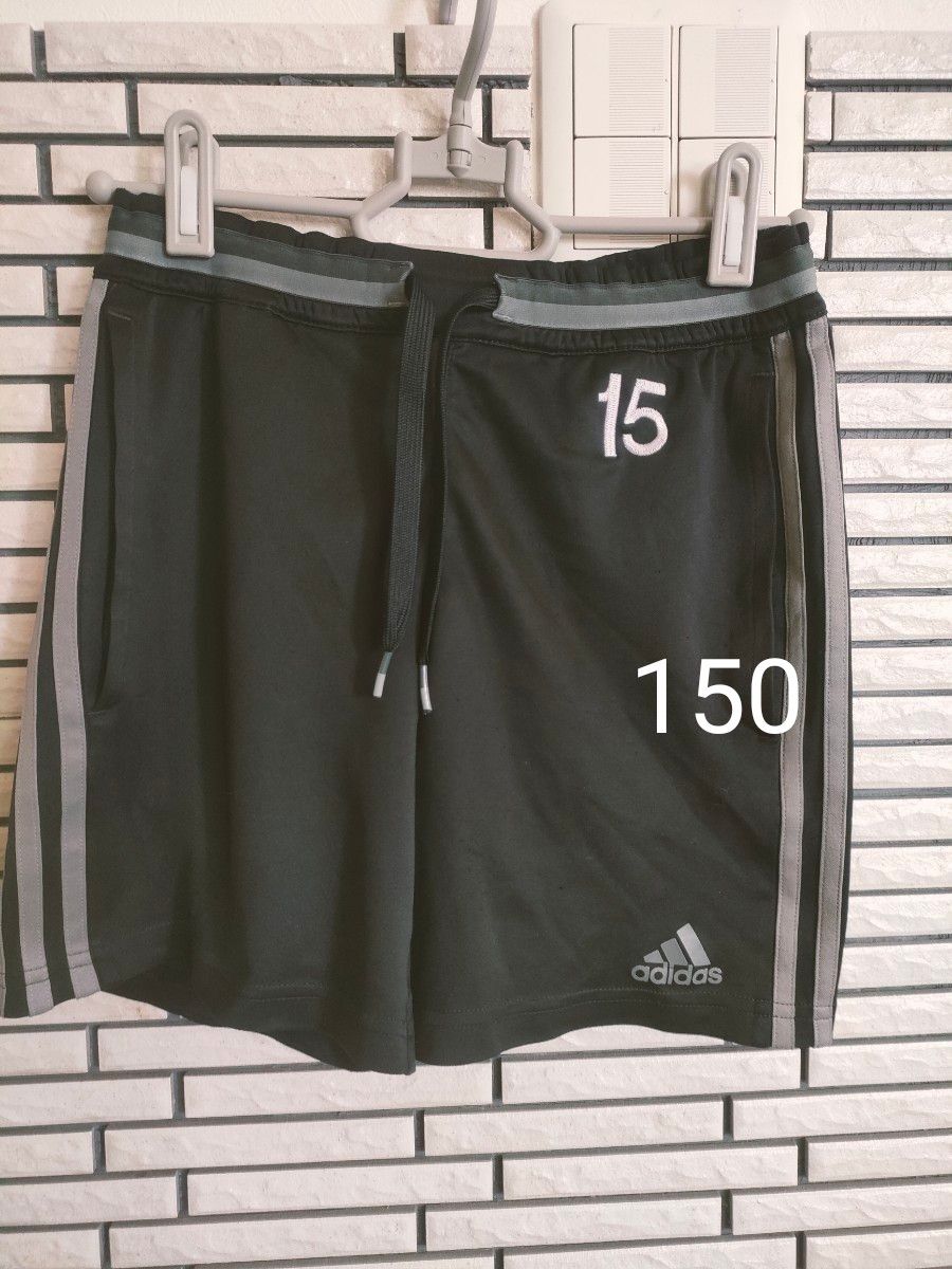 サッカー ハーフパンツ ショートパンツ　adidas 150 黒