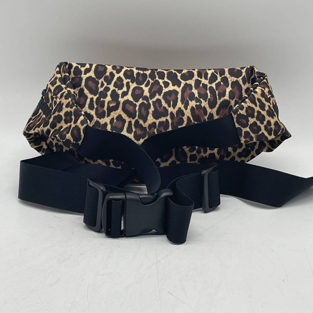 *BN4427*Drifter Drifter body bag waist bag leopard print total pattern belt bag 