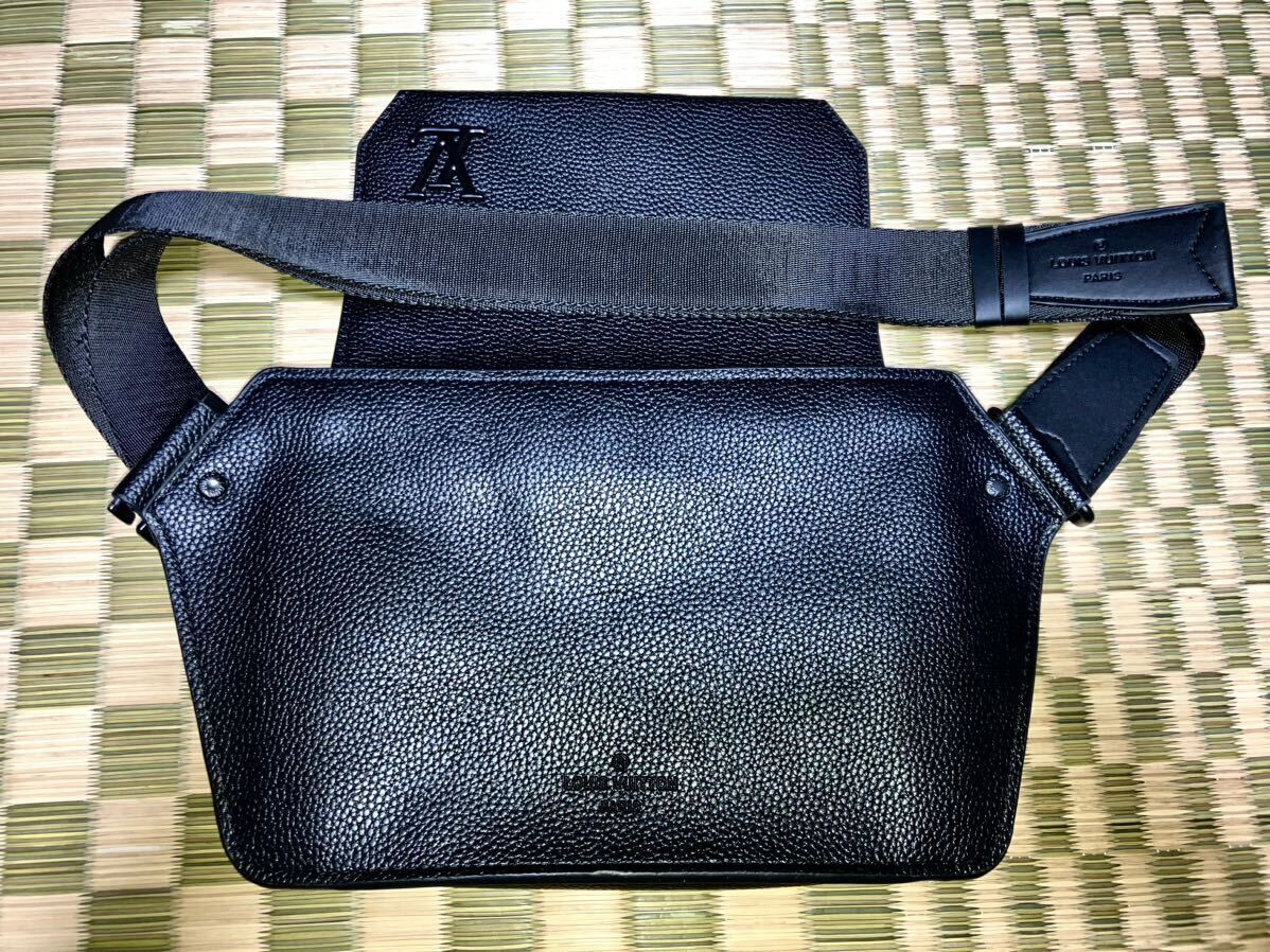 [ beautiful goods *USED goods ]LOUIS VUITTON Louis Vuitton black belt bag body bag leather 