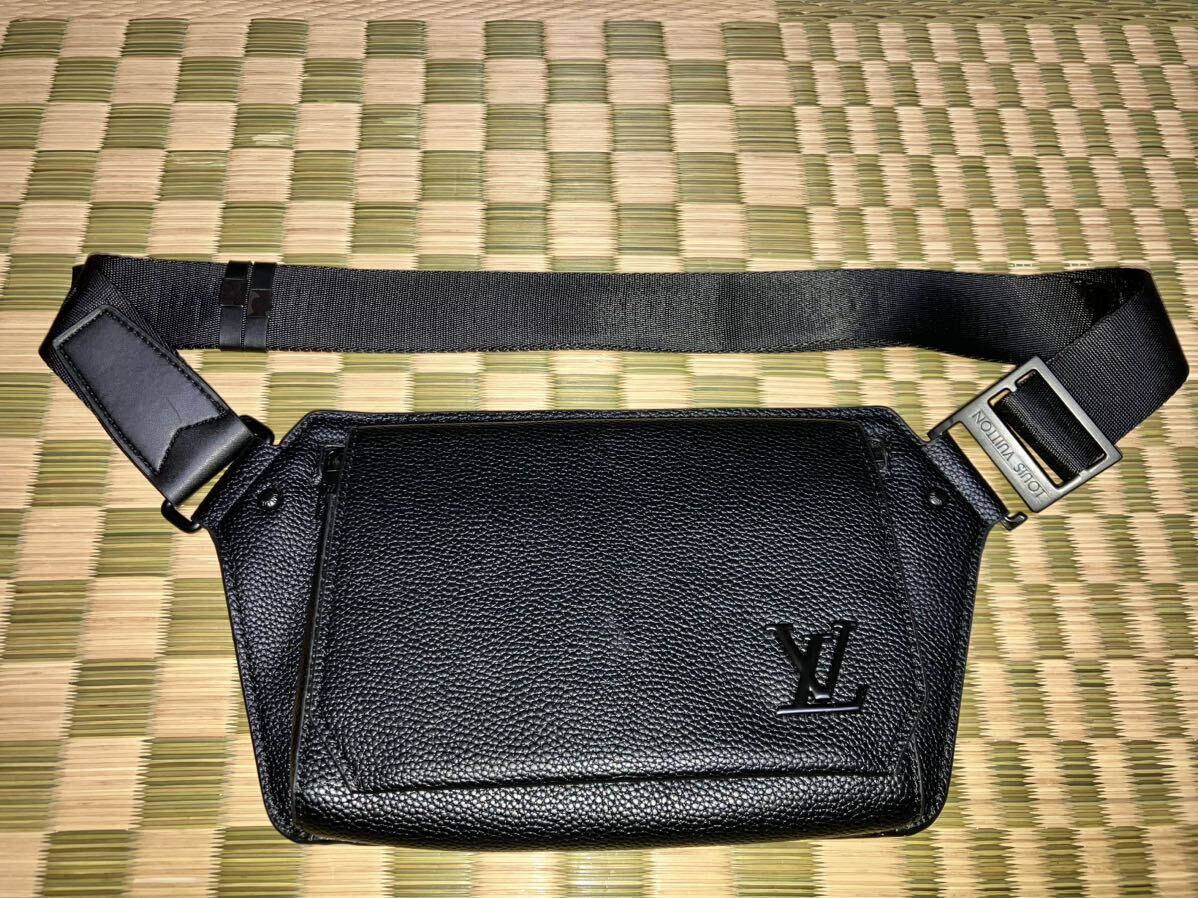 [ beautiful goods *USED goods ]LOUIS VUITTON Louis Vuitton black belt bag body bag leather 