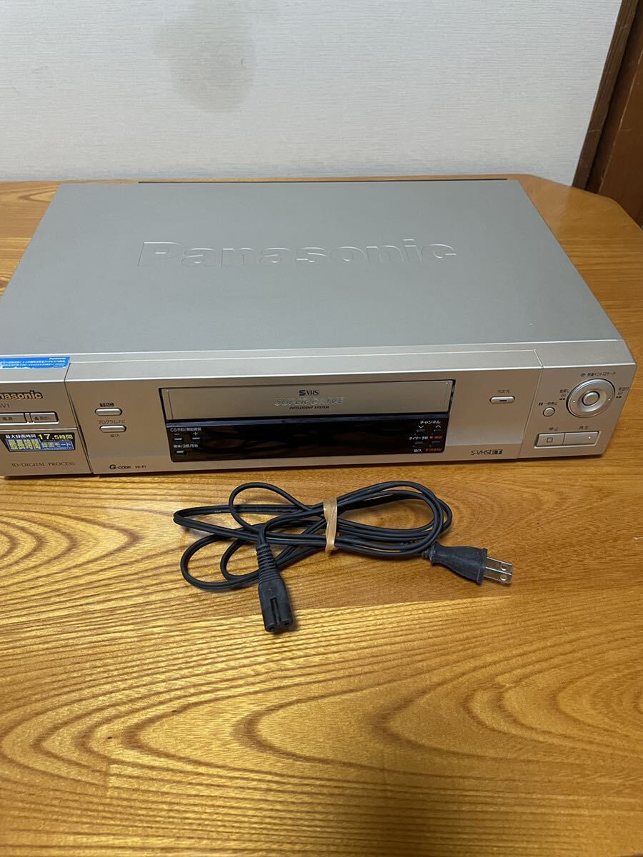 【パナソニック】Panasonic S-VHSビデオデッキ NV-SV1通電のみ確認 動作未確認 リモコンなし の画像1