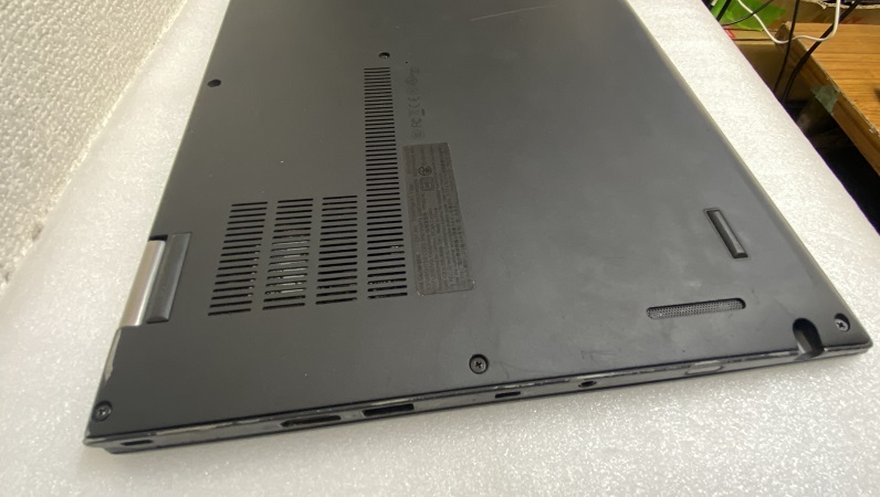 Lenovo ThinkPad X1 Yoga Core i5 vPro 7th generationの画像6