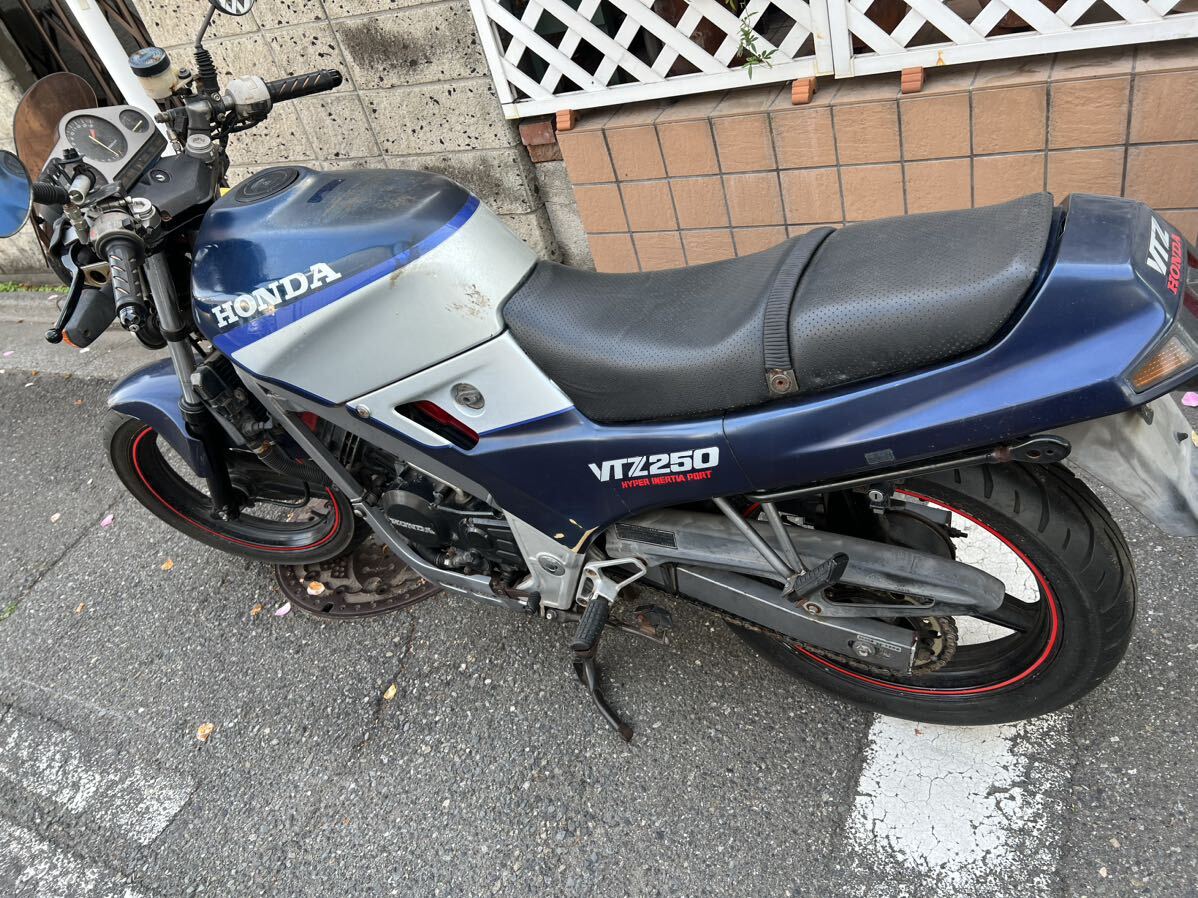 東京都板橋区より ホンダ VTZ250 書類有り 鍵一本 外装状態悪いです 少し手を加えれば走るかも？説明欄をお読み下さい 不動 陸送OKの画像7