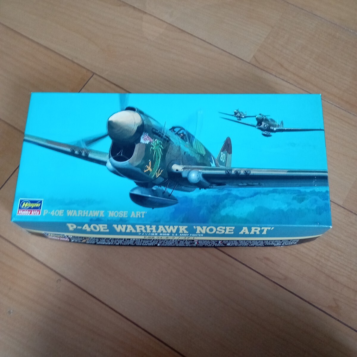 44-407 ハセガワ 1/72 P-40E ウォーホーク ノーズアート アメリカ陸軍戦闘機 [AT101]の画像1