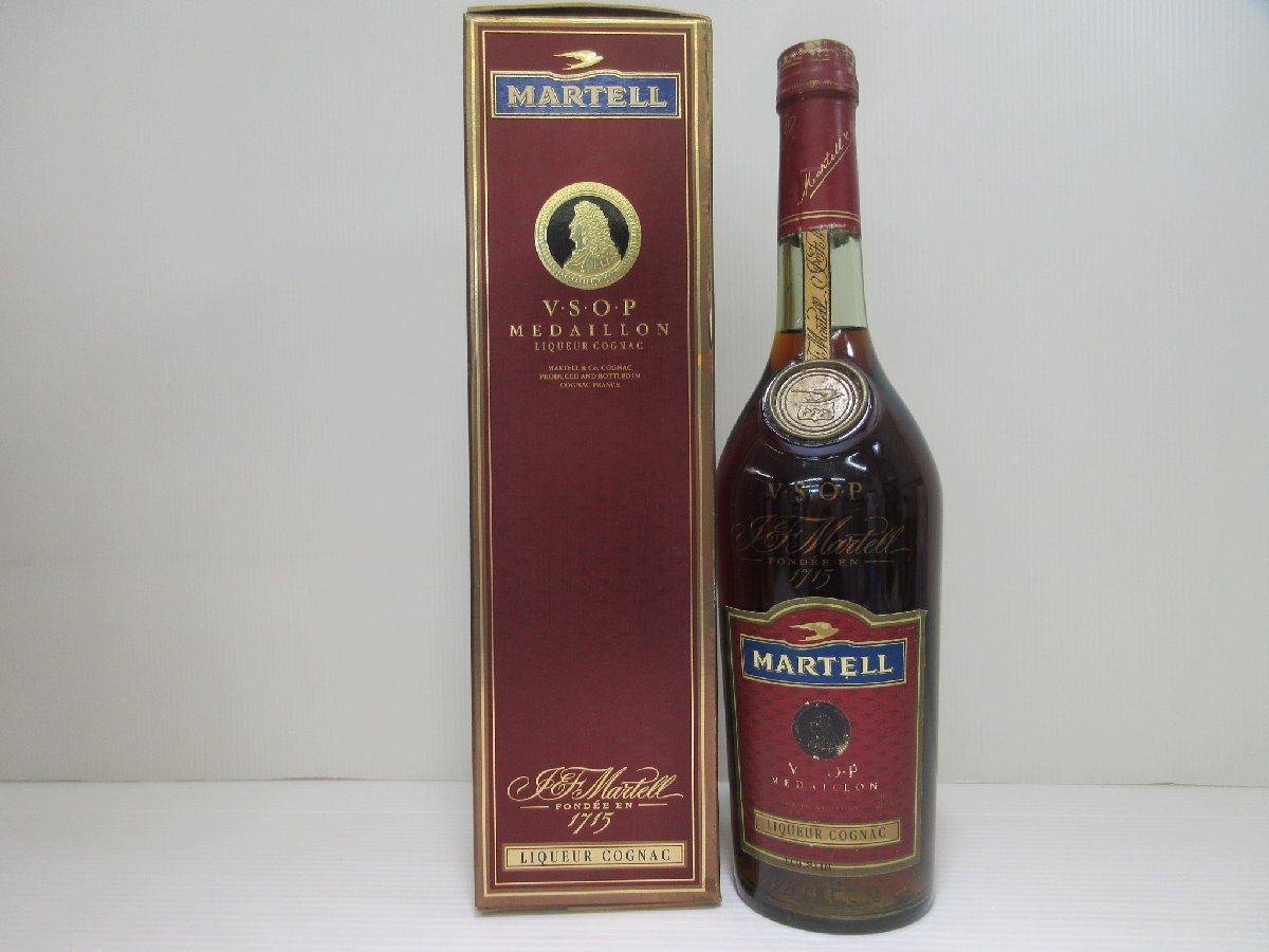 マーテル VSOP メダイヨン 赤ラベル MARTELL MEDAILLON 700ml 40% コニャックブランデー 未開栓 古酒 箱付き/A39651_画像1