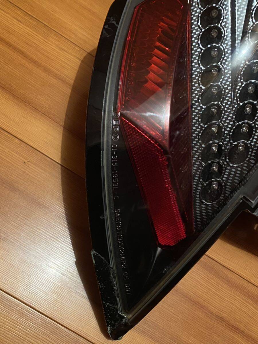 日産 ニッサン Z33社外LEDテールランプ テールレンズ インナーカーボン 補修跡あり ジャンク品の画像5