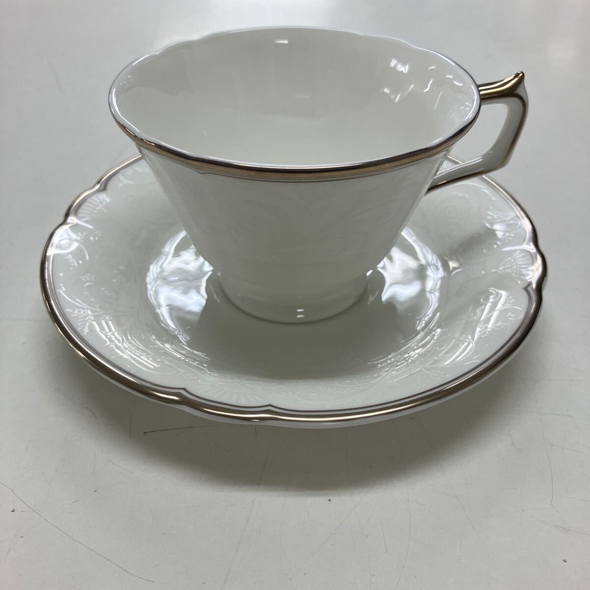 K2404-3082 ROYAL CROWN DERBY Darley Abbey Pure カップ &ソーサー シルバー×ホワイト 未使用品 60サイズ梱包予定_画像1