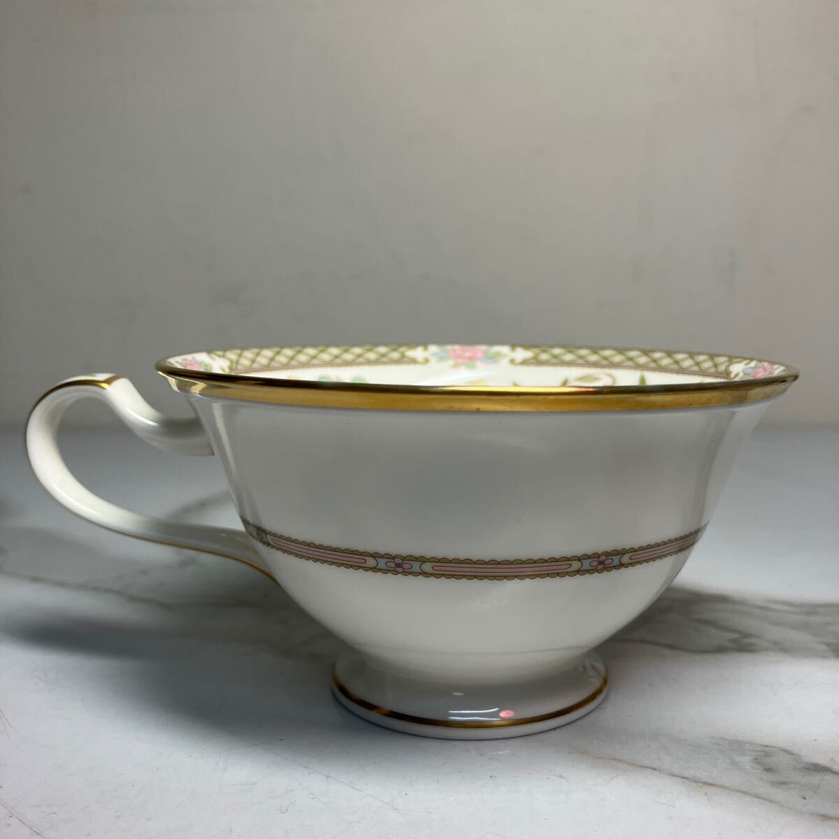 A2404-3107 Noritake YOSHINO カップ 4客セット 花柄 汚れあり 中古 80サイズ梱包予定の画像4