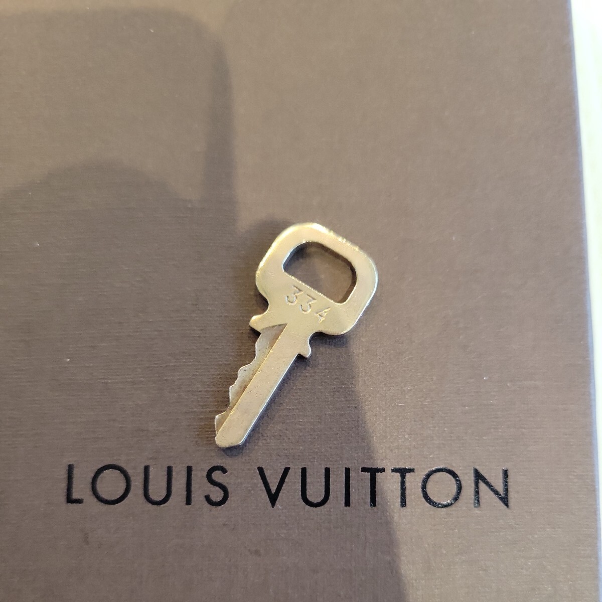 美品 Louis Vuitton パドロック カデナ 南京錠 ルイヴィトン 鍵 ゴールド 　番号　334　送料63円～_画像1