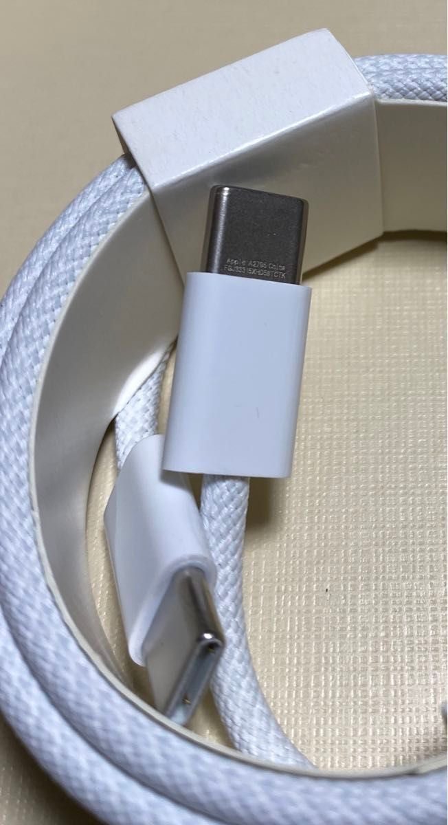 USB-C充電ケーブル（2m）新品 Apple(A2795) model iPhone15 Type-C