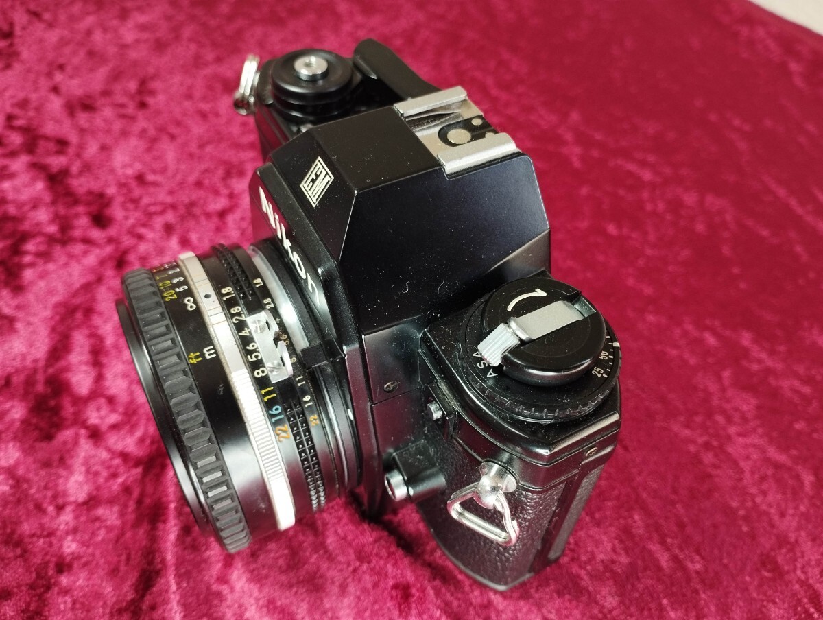【委託品】 Nikon EM NIKKOR 50mm f1.8 レンズ付き シャッター切れました 速度変化有り ニコン 一眼フィルムカメラ 1円スタート売り切り_画像3