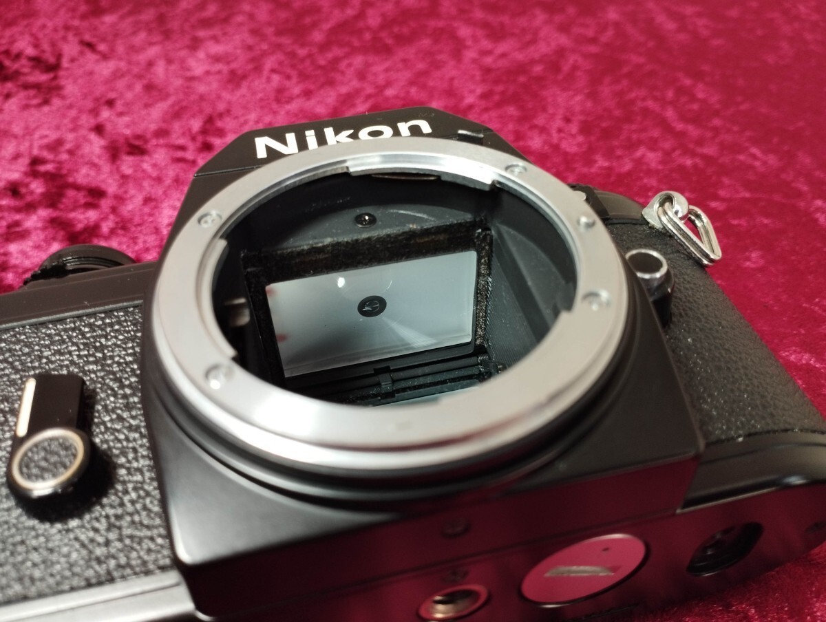 【委託品】 Nikon EM NIKKOR 50mm f1.8 レンズ付き シャッター切れました 速度変化有り ニコン 一眼フィルムカメラ 1円スタート売り切り_画像8