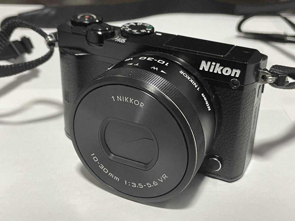 Nikon 1 J5 ダブルレンズキット の画像1