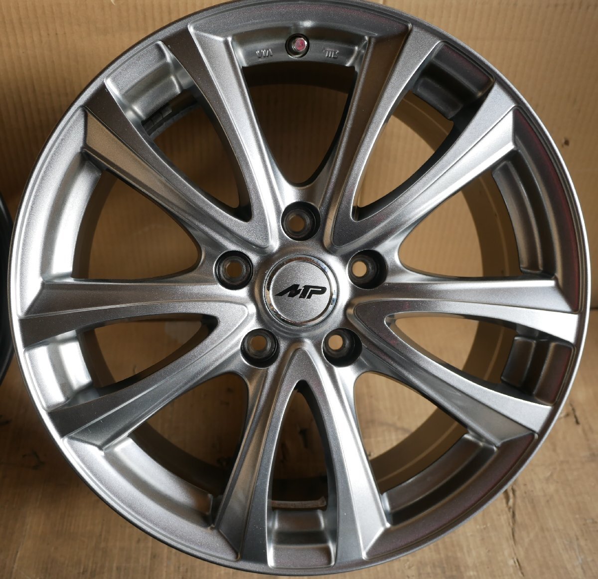 ◎A2277 ☆アルミ ホイール 単体■NP アルミホイール■17x7J PCD 114.3 x 5H +48■17インチ■フォレスター アルテッツァ エスティマ ノアの画像2