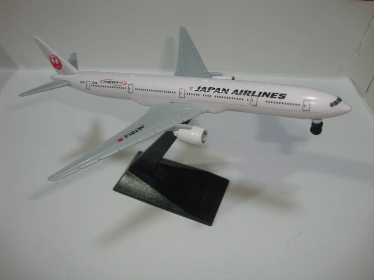  final product .. memory present airplane model JAL SKY SUITE 767bo- wing 767 miniature 