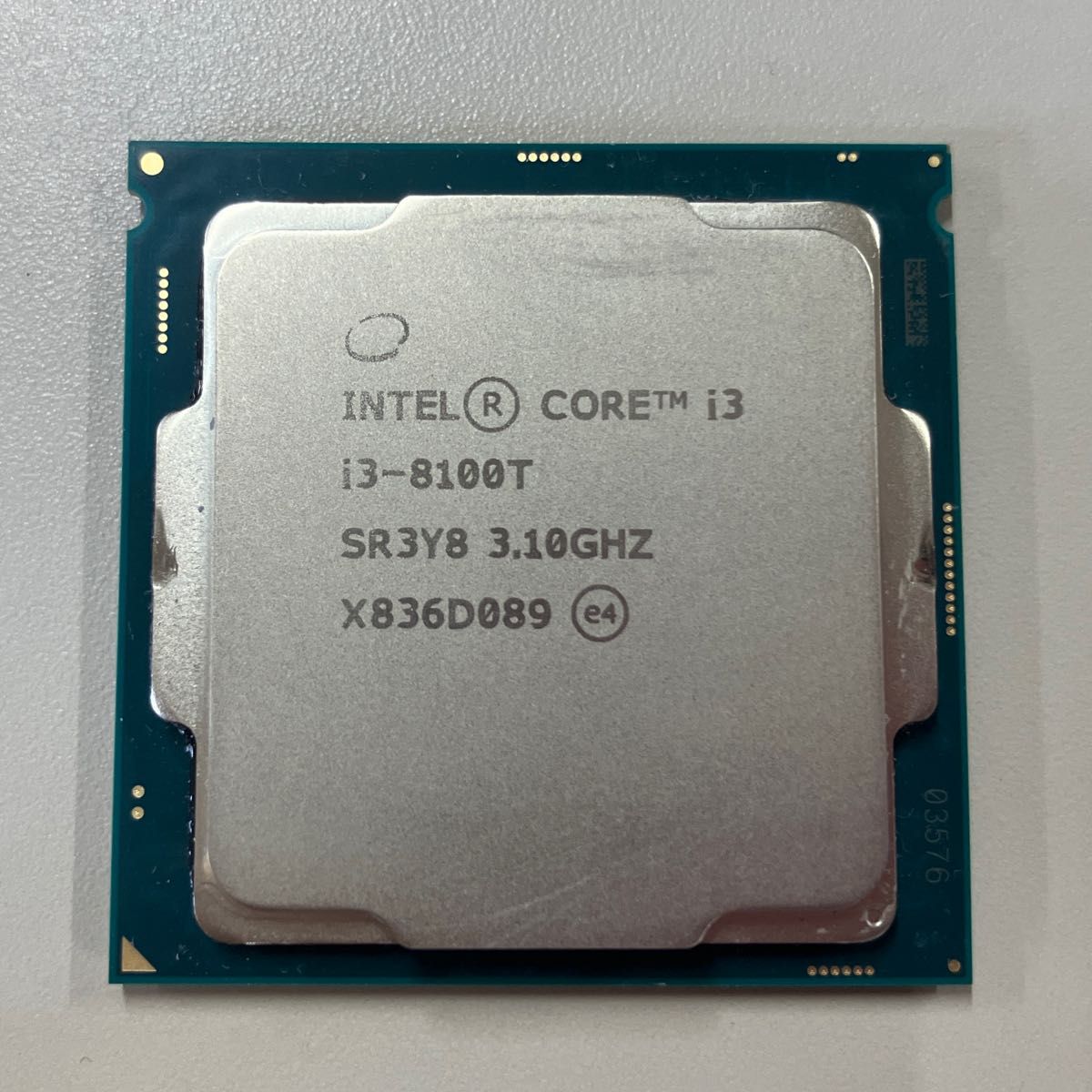 Intel  Core i3 8100T 完動品　取り外し品