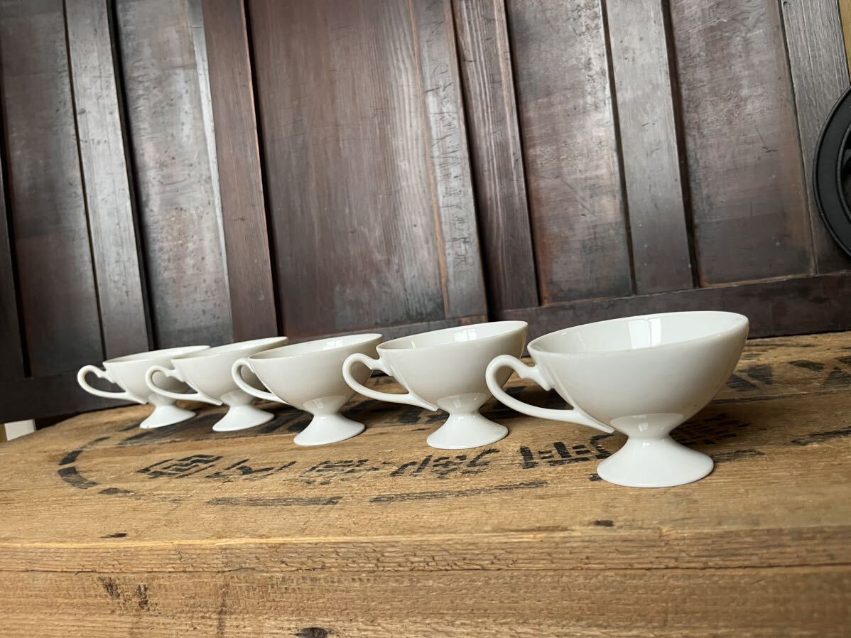 5個セット 陶器 白磁 ヴィンテージ アンティーク ホワイト デザート カップ デットストック カフェ 昭和レトロ コーヒー ティー 脚付き の画像2