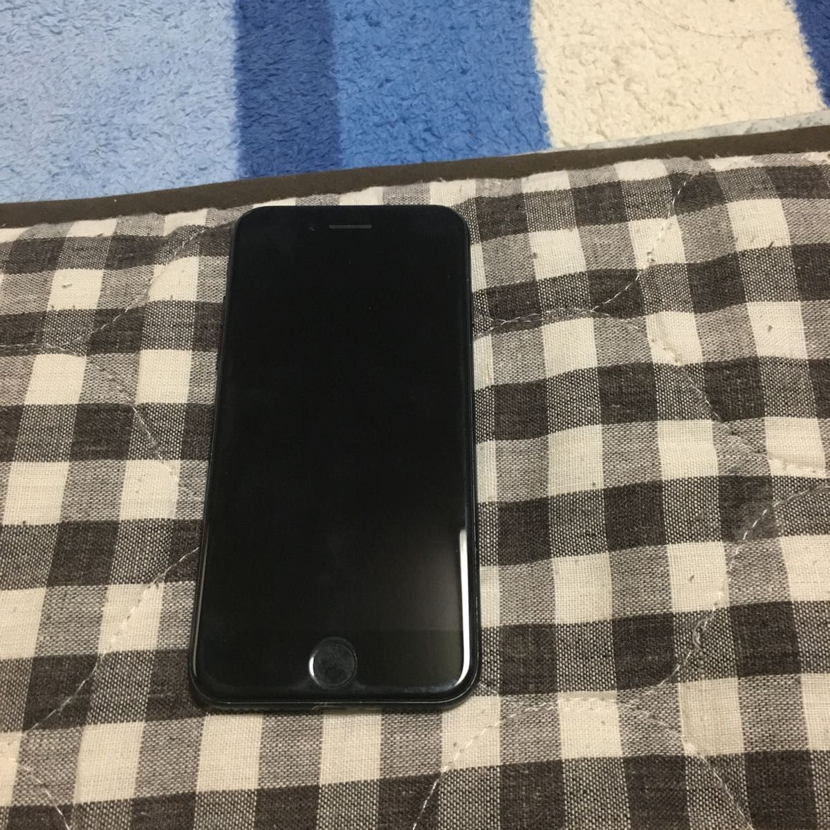 iPhone7 (注意:ホームボタン修理必要) 