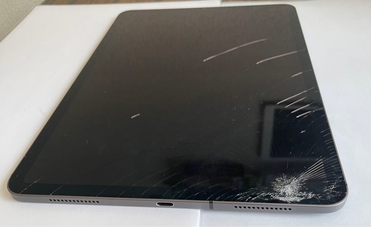 iPad Pro MU102/A 256GB SoftBank Sim Cellular+Wi-Fi 画面割れ iPad Pro MU102/A 256GB SoftBank Sim Cellular+Wi-Fi 画面割れ