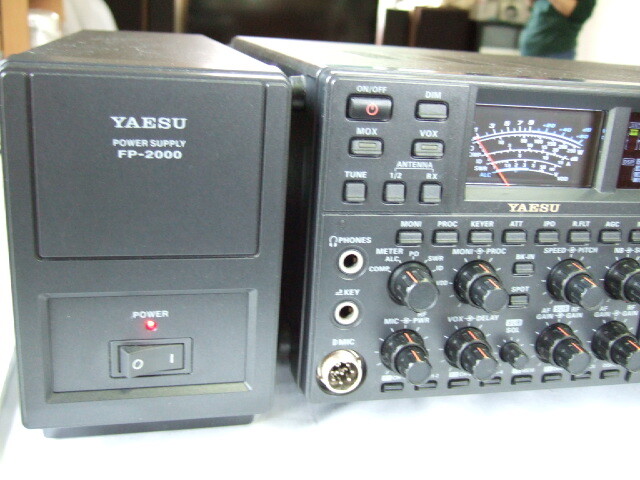 YAESU ヤエス FT-2000D 200w機　Used_画像2