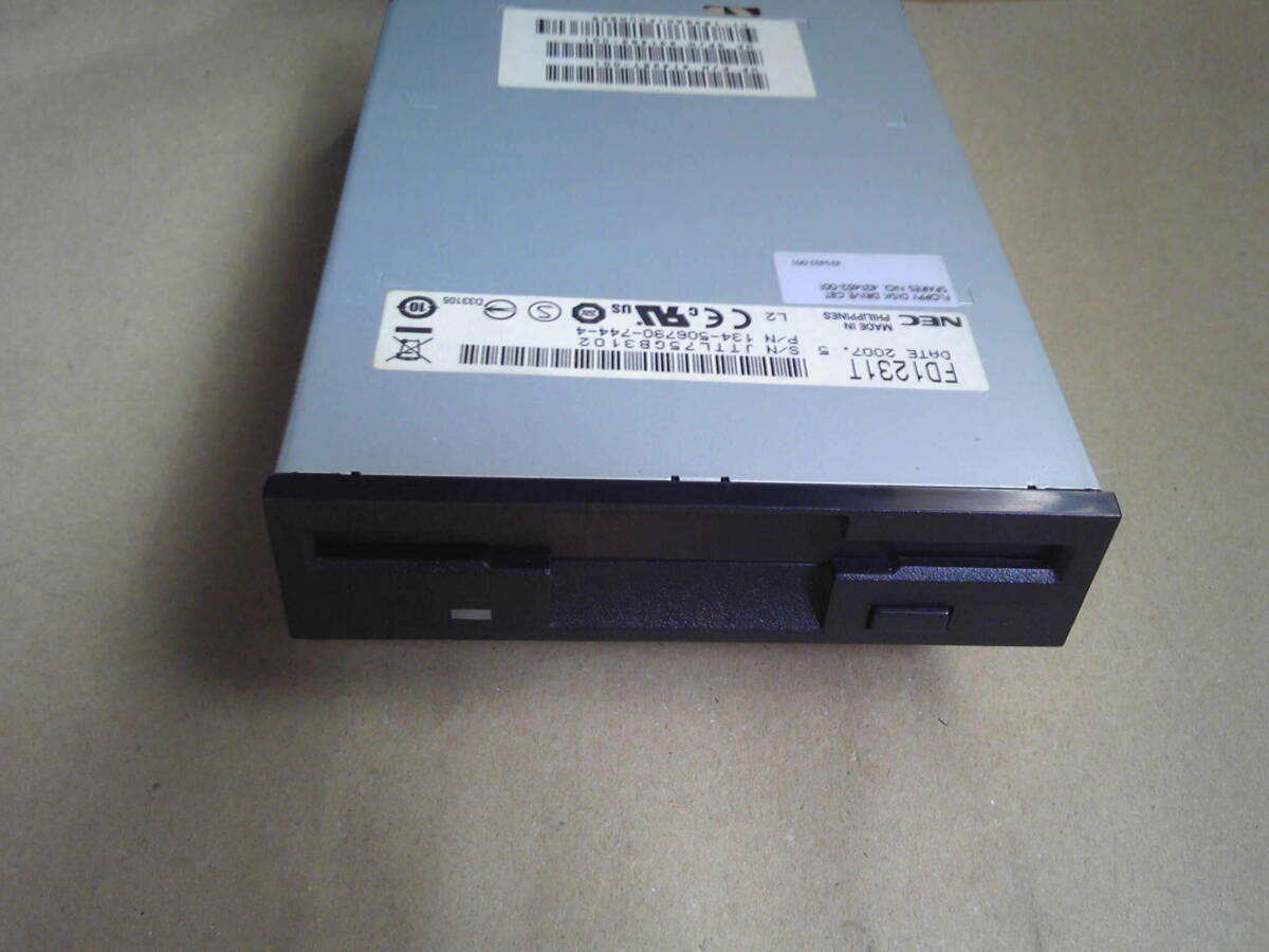 NEC製 FD1231T 3.5インチ内臓フロッピーディスクドライブ 黒ベゼル_画像1