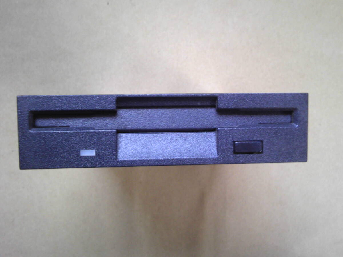 NEC製 FD1231T 3.5インチ内臓フロッピーディスクドライブ 黒ベゼル_画像3