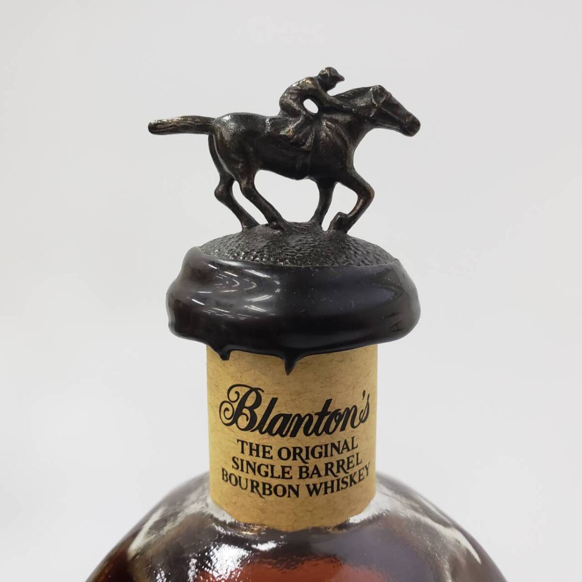 M26507(043)-615/HK5000 酒 Blanton’s THE ORIGINAL SINGLE BARREL BOURBON WHISKEY ブラントン バーボン 46.5％ 750ml 袋・箱付きの画像6