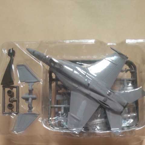 1/144 エフトイズ F-toys ハイスペックシリーズ7 スーパーホーネットファミリー2 C.F/A-18E VFA-27「ロイヤルメンセス」CAG機 2017U.S.NAVYの画像3