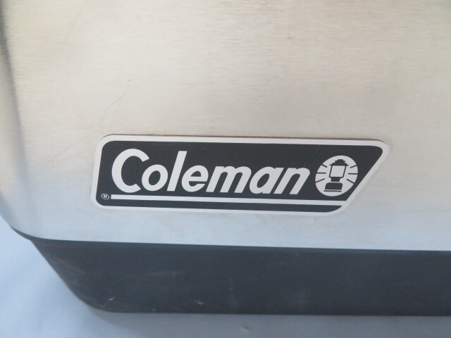 51L★Coleman 6150 6155 ステンレススチールベルトクーラー 栓あり 横56.0㎝ 高さ41.0㎝ 奥行37.0㎝ コールマン アウトドア用品 93571③★_画像2