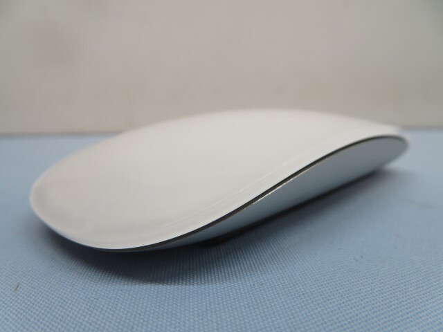 ★Apple A1657 ワイヤレスマウス Magic Mouse2 アップル マジックマウス PC用品 USED 94132★！！ の画像4