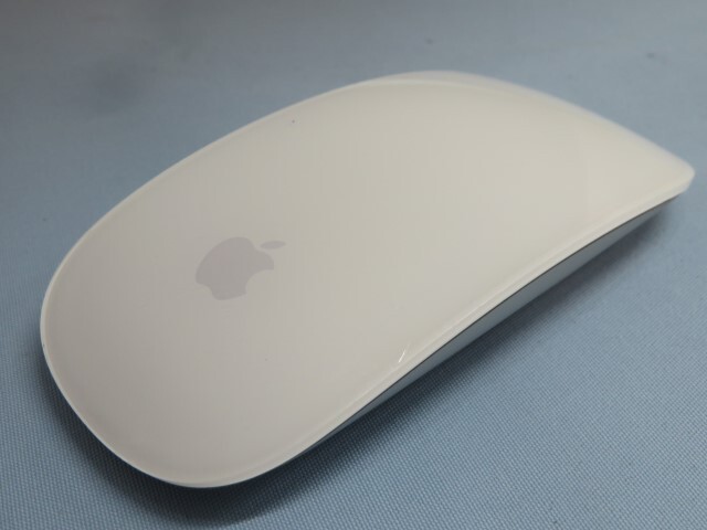 ★Apple A1657 ワイヤレスマウス Magic Mouse2 アップル マジックマウス PC用品 USED 94132★！！ の画像1