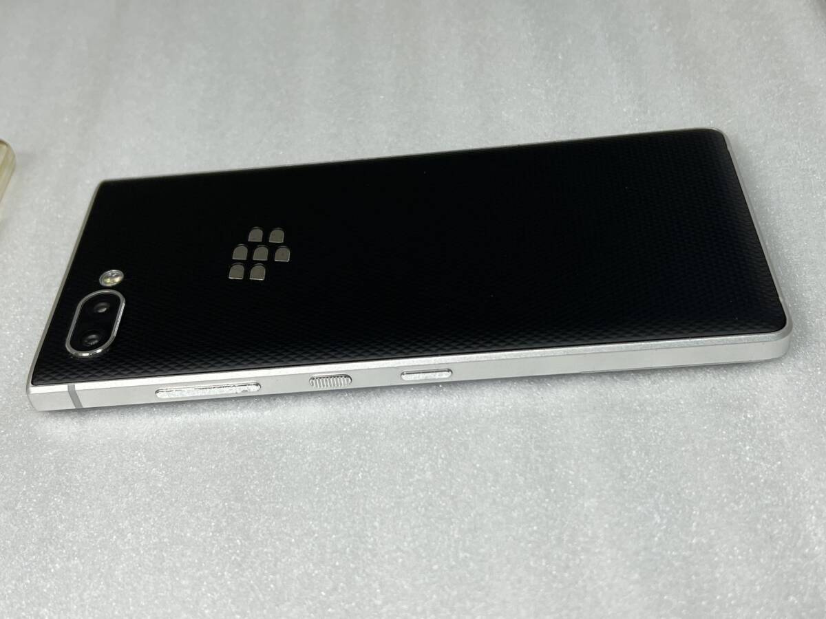 美品 日本版SIMフリー デュアル SIM BlackBerry KEY2 BBF100-8　シルバー_画像6