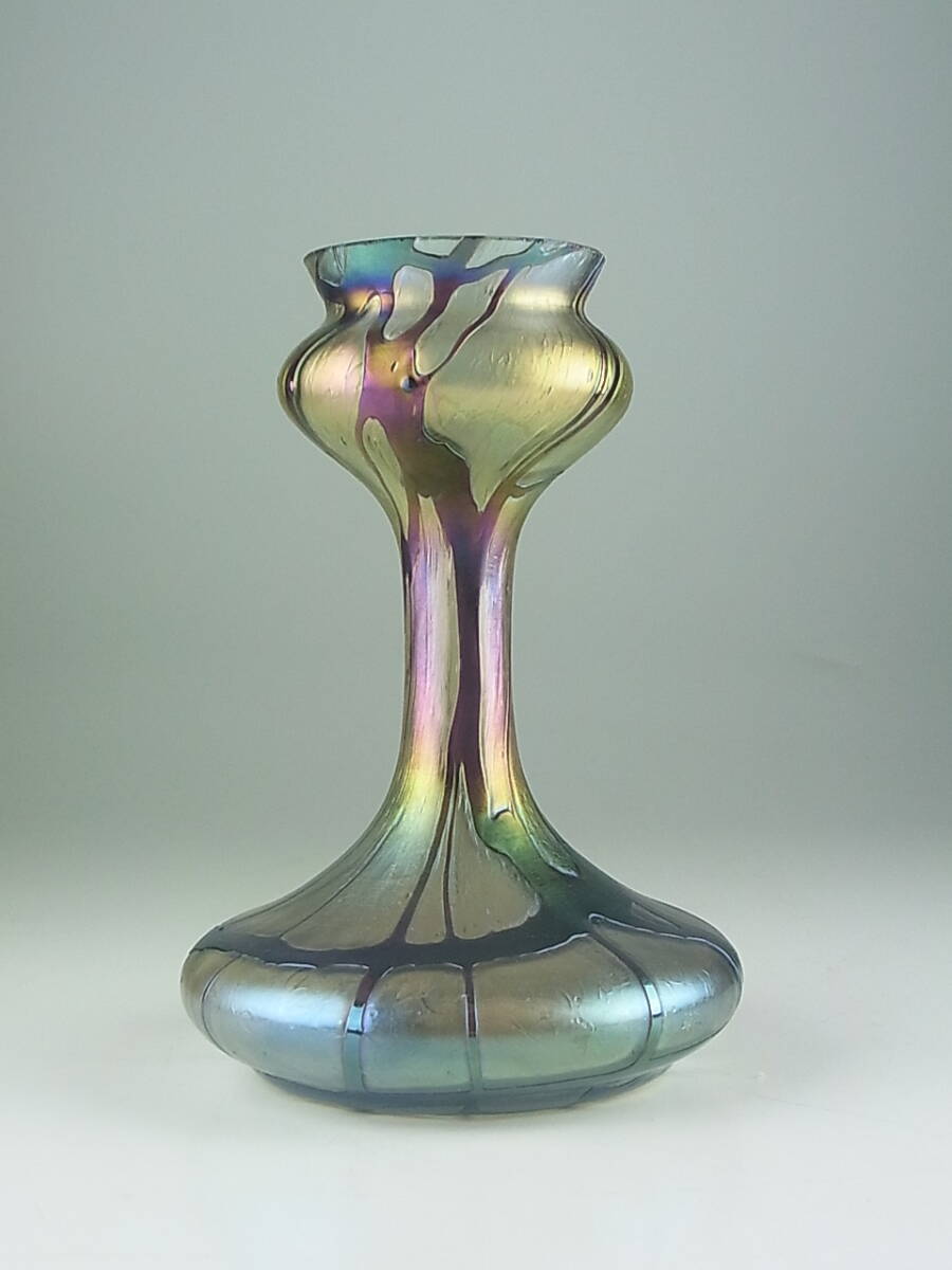 1900年代 アンティーク Kralik  アールヌーボー ボヘミアン アート ガラス 花瓶 ウランガラス 西洋アンティーク ラスターの画像2