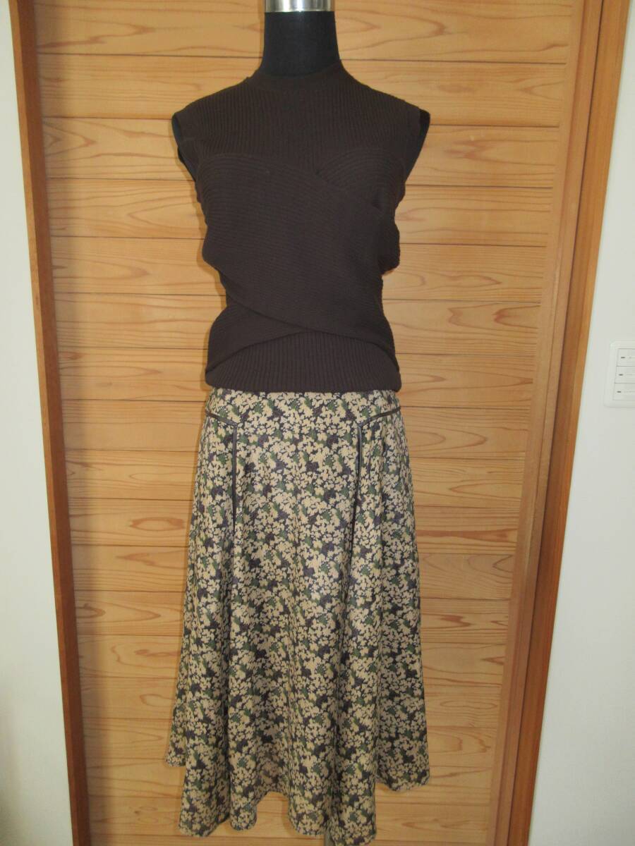 エポカ・スモールべリスプリントスカート64900円38ブラウン色の画像2