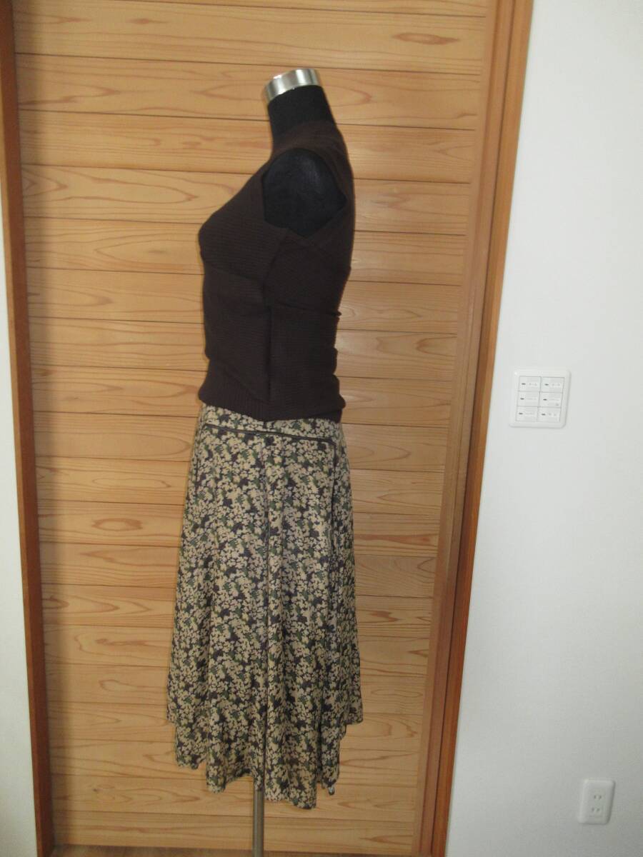 エポカ・スモールべリスプリントスカート64900円38ブラウン色の画像3