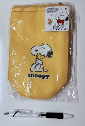 * Snoopy / keep cool temperature bottle holder / yellow color / unused beautiful goods 