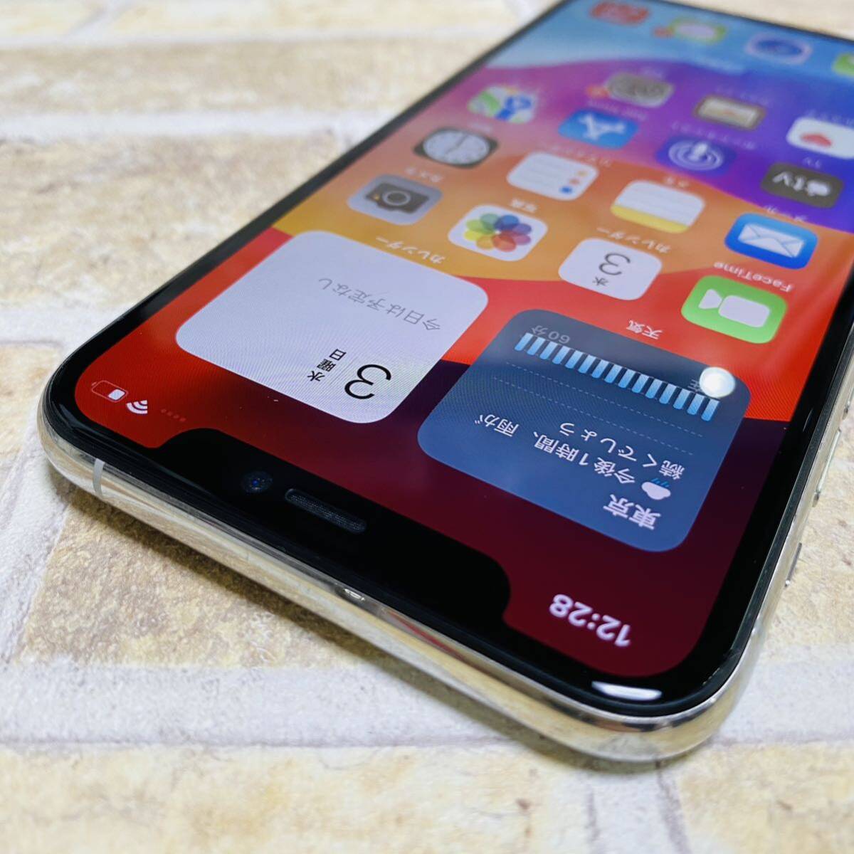 19250円 訳あり品 SIMフリー iPhone11Pro 256GB 936 シルバー 19250円 訳あり品 SIMフリー iPhone11Pro 256GB 936 シルバー