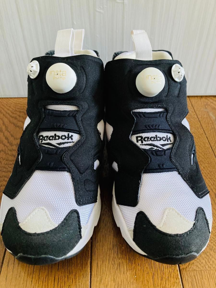 23cm リーボック INSTA PUMP FURY OG　ポンプフューリー　 スニーカー　22~22.5cm  白x黒