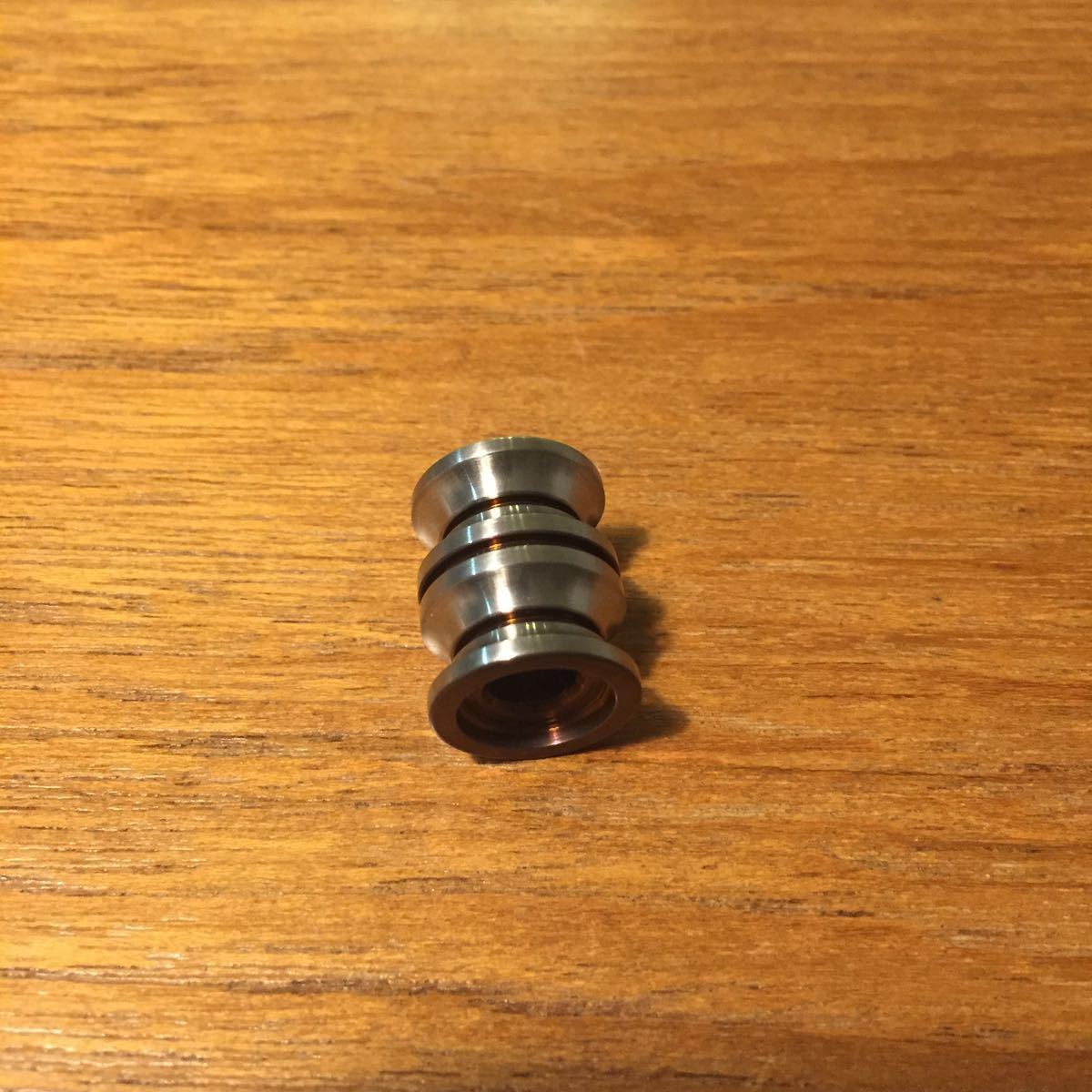 Scoopy Loops titanium bronze anodized 検)ナイフ ランヤードビーズ Scoopy Loops titanium bronze anodized 検)ナイフ ランヤードビーズ