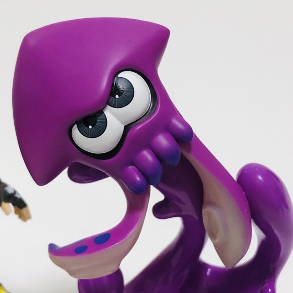 M5864 ●中古 美品 即決●amiibo ボーイ ネオングリーン + イカ ネオンパープル (アミーボ スプラトゥーン)●Splatoon_画像4