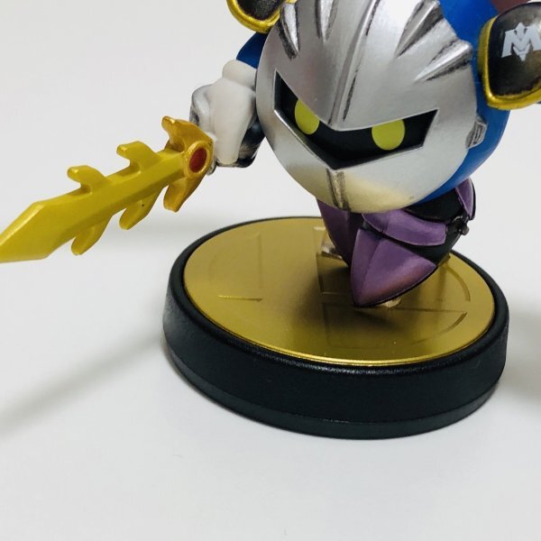 M5901 ●中古 美品 即決●amiibo メタナイト (アミーボ 星のカービィ 大乱闘スマッシュブラザーズ●Kirby Super Smash Bros / Meta Knight_画像3