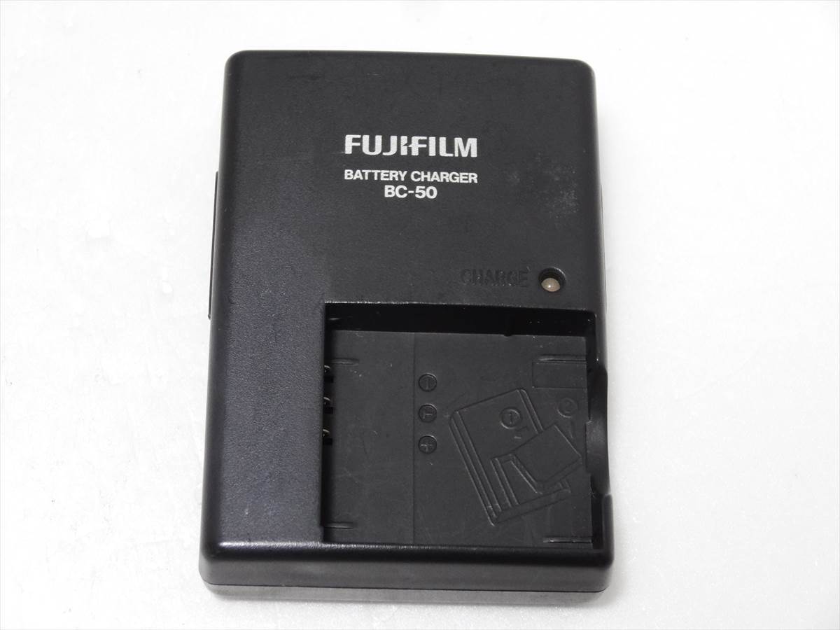 FUJIFILM BC-50 純正 バッテリー充電器 富士フイルム NP-50 NP-50A 用 送料140円 wjabの画像1
