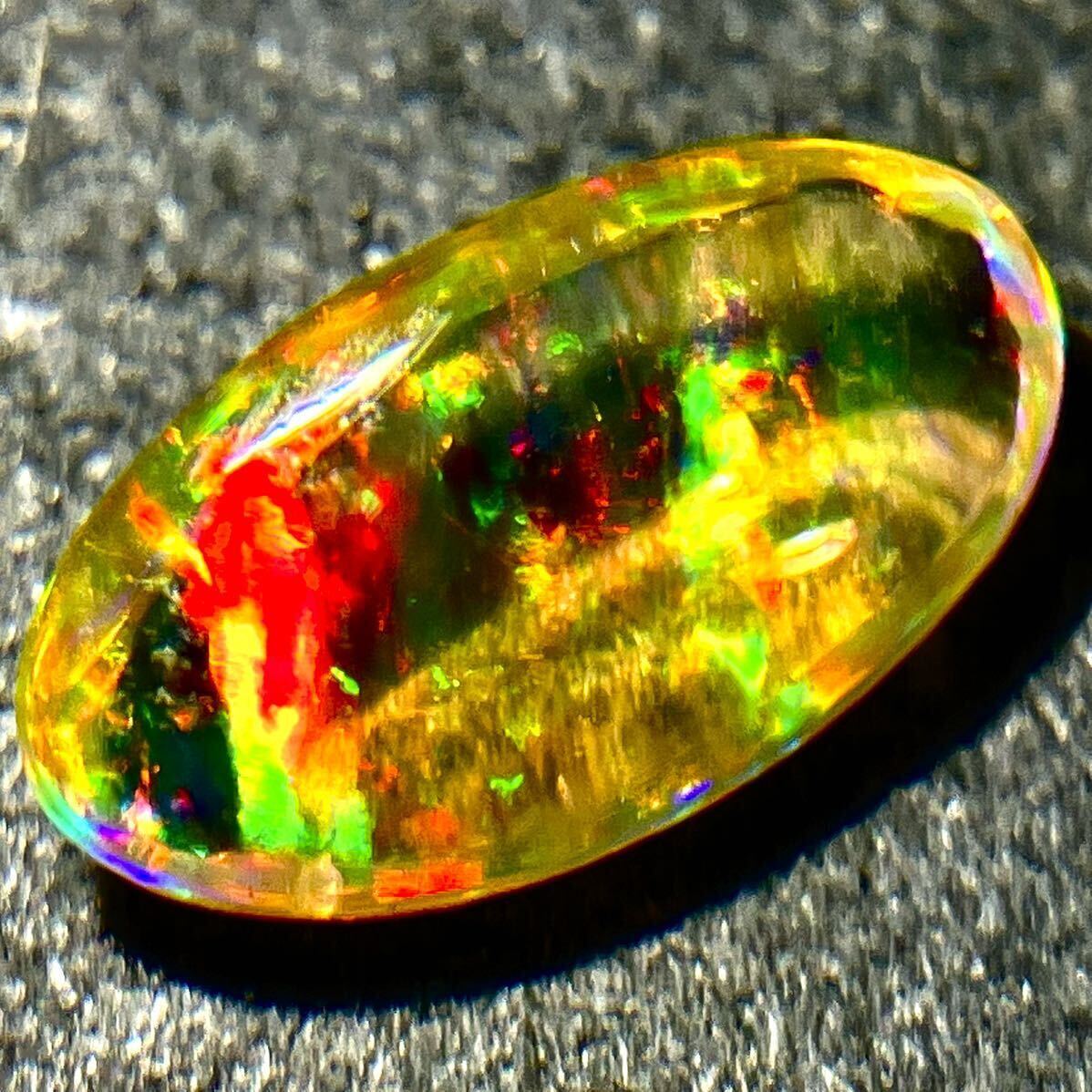 遊色効果抜群!!［天然オパール0.856ct］A 9.8×5.3mm ルース 裸石 opal 宝石 ジュエリー jewerly _画像6