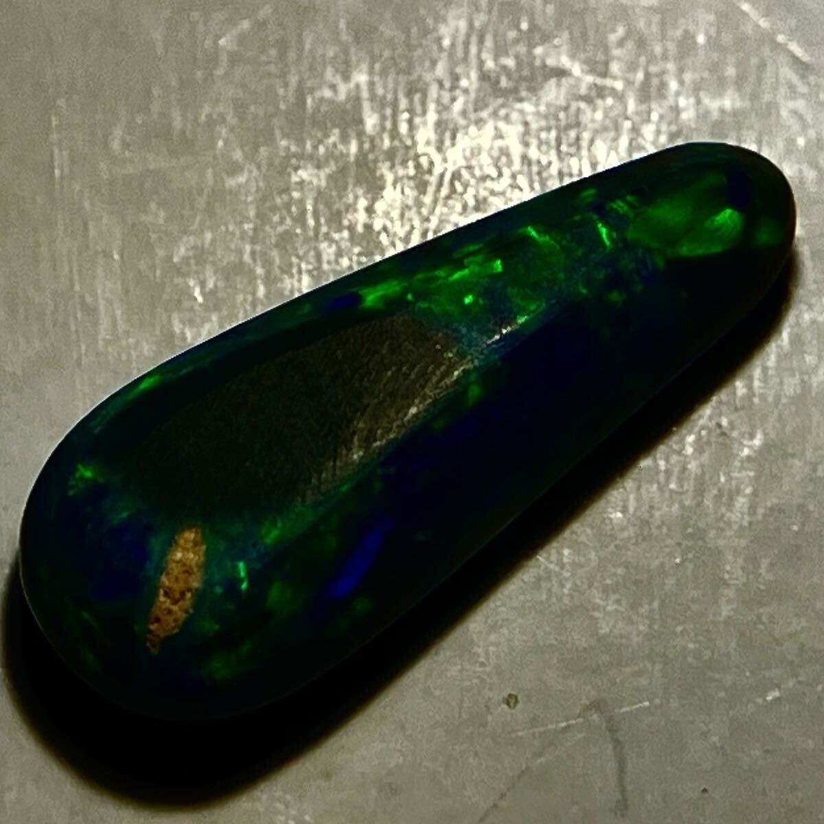 遊色効果抜群!!［天然ブラックオパール1.050ct］A 11.9×4.7mm ルース 裸石 black opal 宝石 ジュエリー jewerly DA0/DA0 テEA5_画像4