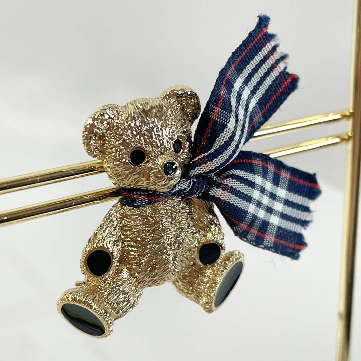 極美品】 正規品 バーバリー ブローチ くま 熊 ベアー ノバ 極美品】 正規品 バーバリー ブローチ くま 熊 ベアー ノバ